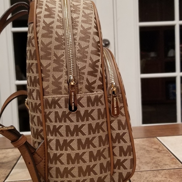 Michael Kors bag - Picture 2 of 4